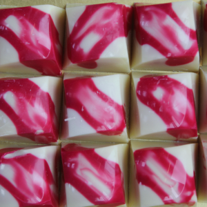 Loose White Chocolate Strawberry Fondant Creams